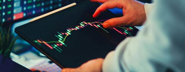 Trader les cryptomonnaies avec les chandeliers japonais : comment procéder ?